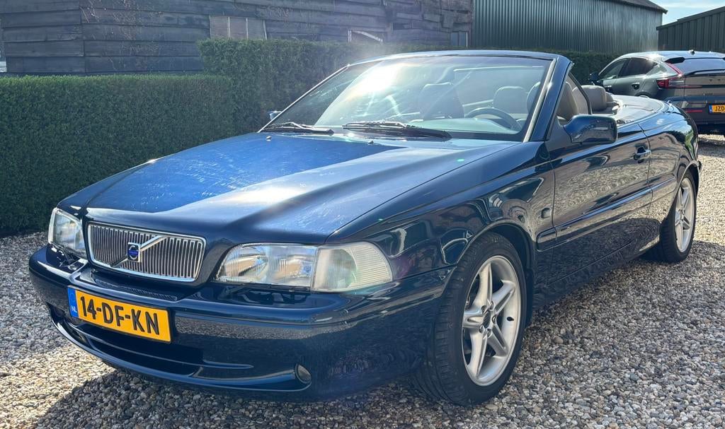 Volvo C70 Cabrio T5 handgeschakeld | Dealer onderhouden, Auto's, Voorwielaandrijving, C70, Beige, Cabriolet