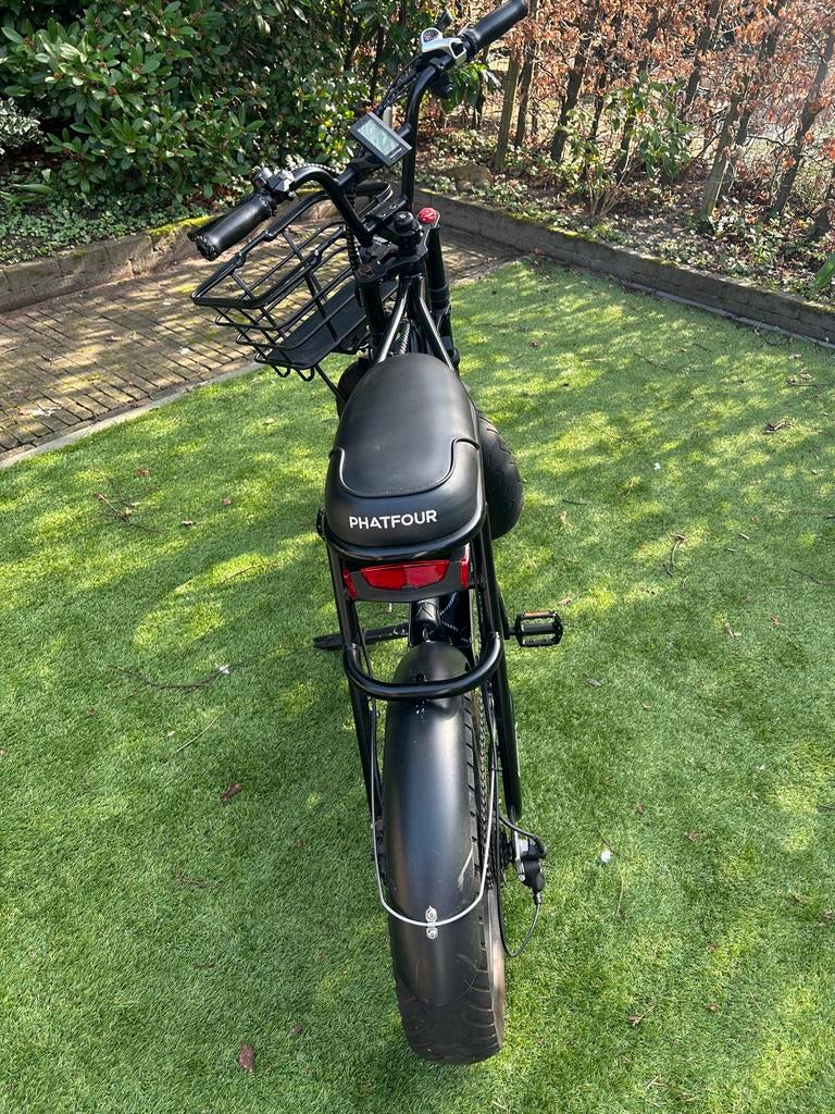 Gebruikte Phatfour E-bike - Achterband lek, voorlicht defect, Ophalen, Gebruikt, 30 tot 50 km per accu, Overige merken