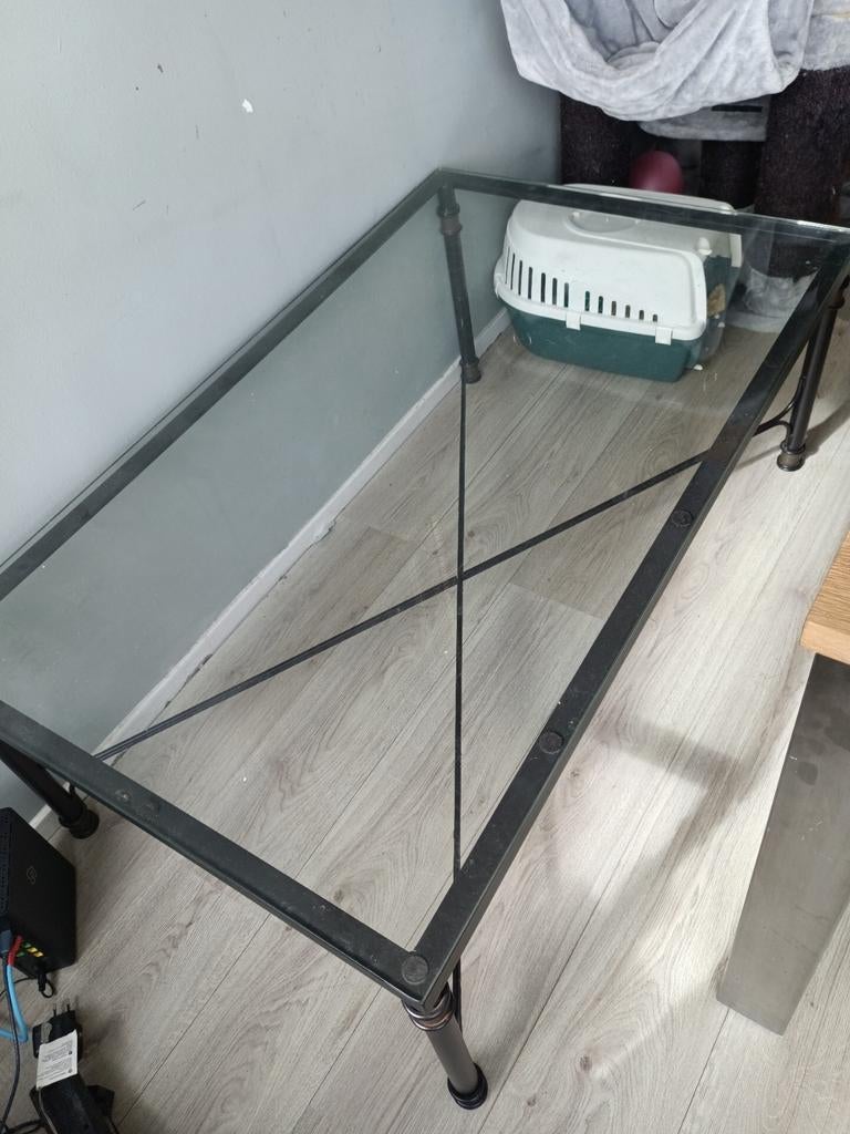 Set van twee tafels met gietijzeren poten en glasplaat, Ophalen