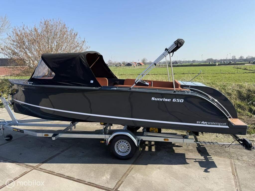 Sunrise 650 Tender + Suzuki 60pk | Nieuw & Full Options, Watersport en Boten, Ophalen, 6 meter of meer, Nieuw, Snelvarend