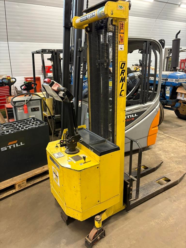 Compacte elektrische stapelaar, Zakelijke goederen, Machines en Bouw | Heftrucks en Intern transport, 1000 tot 2000 kg, Ophalen