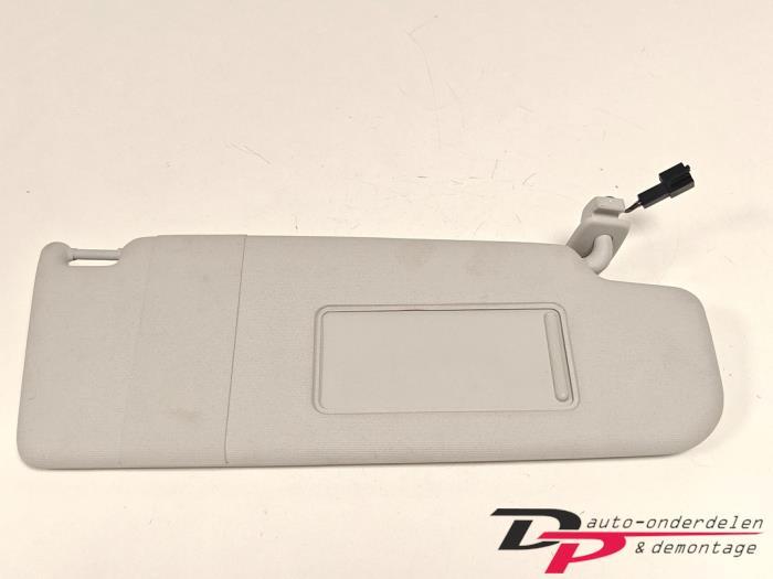 Zonneklep van een Volkswagen Golf