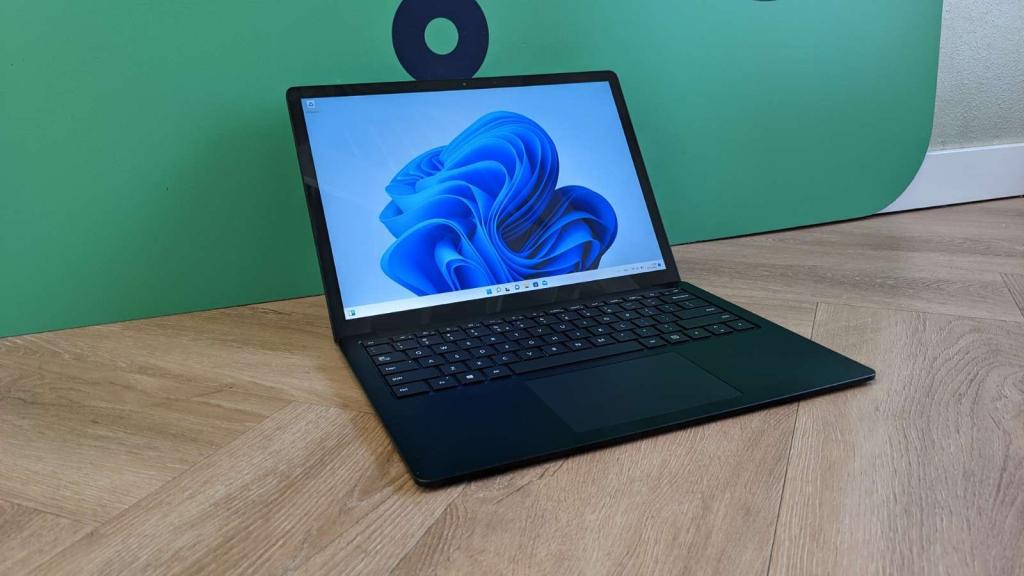 11x Microsoft Surface Laptop 6 - Core Ultra U7 / 16GB / 256, Computers en Software, Windows Laptops, Niet ingevuld, Qwerty, Niet ingevuld