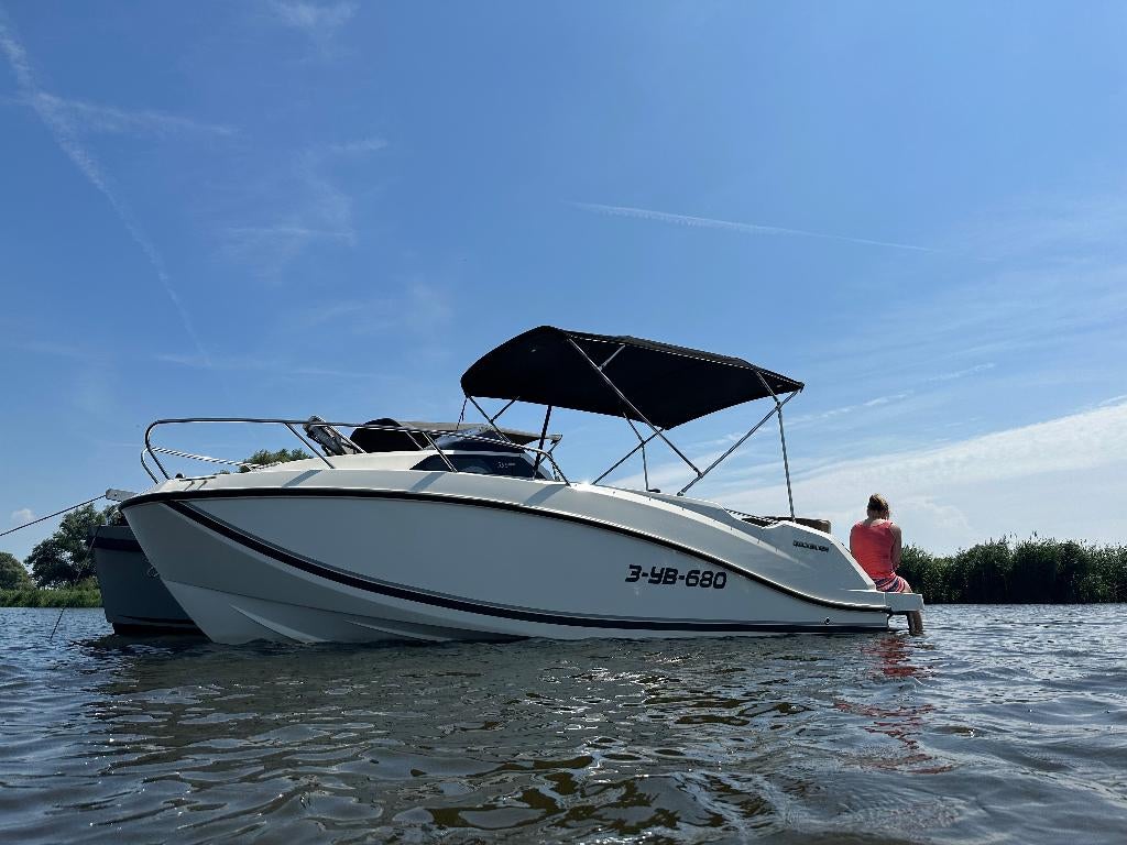 Quicksilver 555 Active Cabin met KALF 1800kg trailer, Watersport en Boten, Gebruikt, 50 pk of meer, Ophalen of Verzenden, Snelvarend