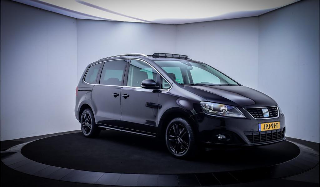 SEAT Alhambra 1.4TSI Dsg 7Pers STYLE PANO | CAMERA | CARPLAY, Auto's, Stof, Gebruikt, Zwart, 4 cilinders