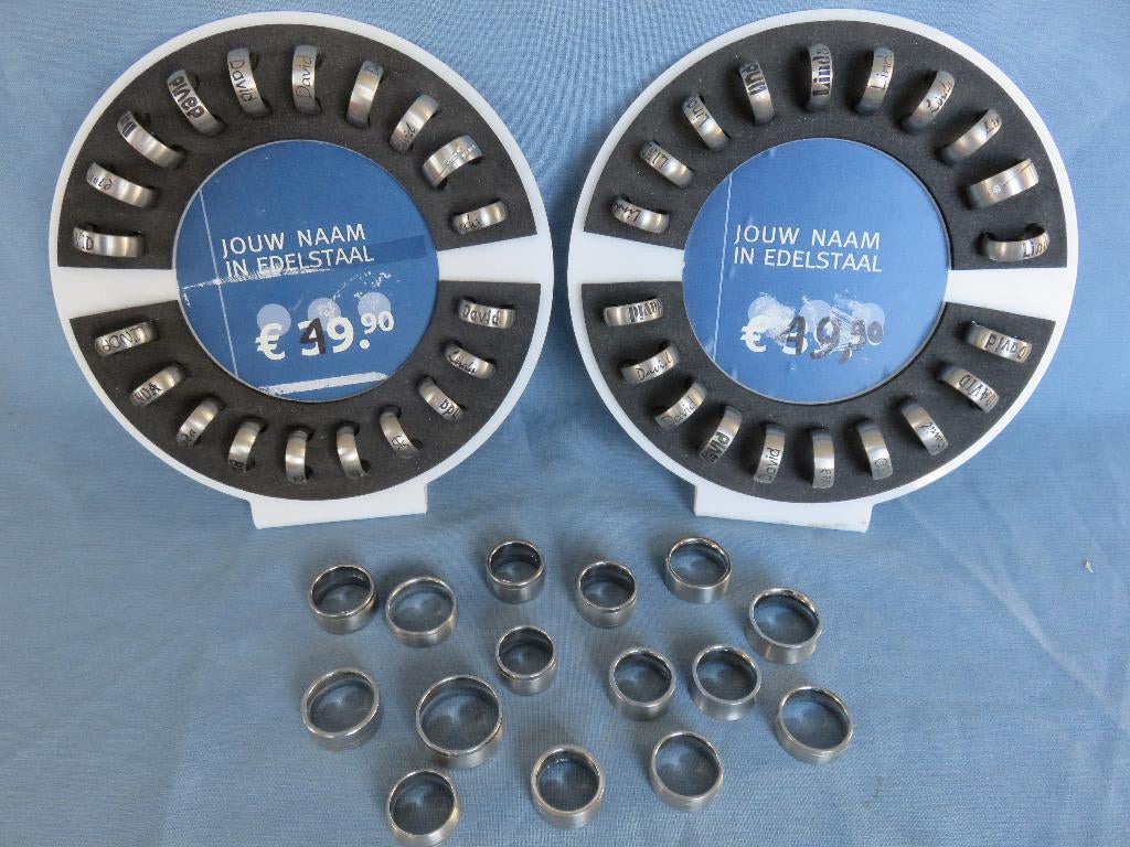 Grote collectie roestvrij stalen ringen met naam graveringen, Sieraden, Tassen en Uiterlijk, Ringen, Nieuw, Dame of Heer, 17 tot 18