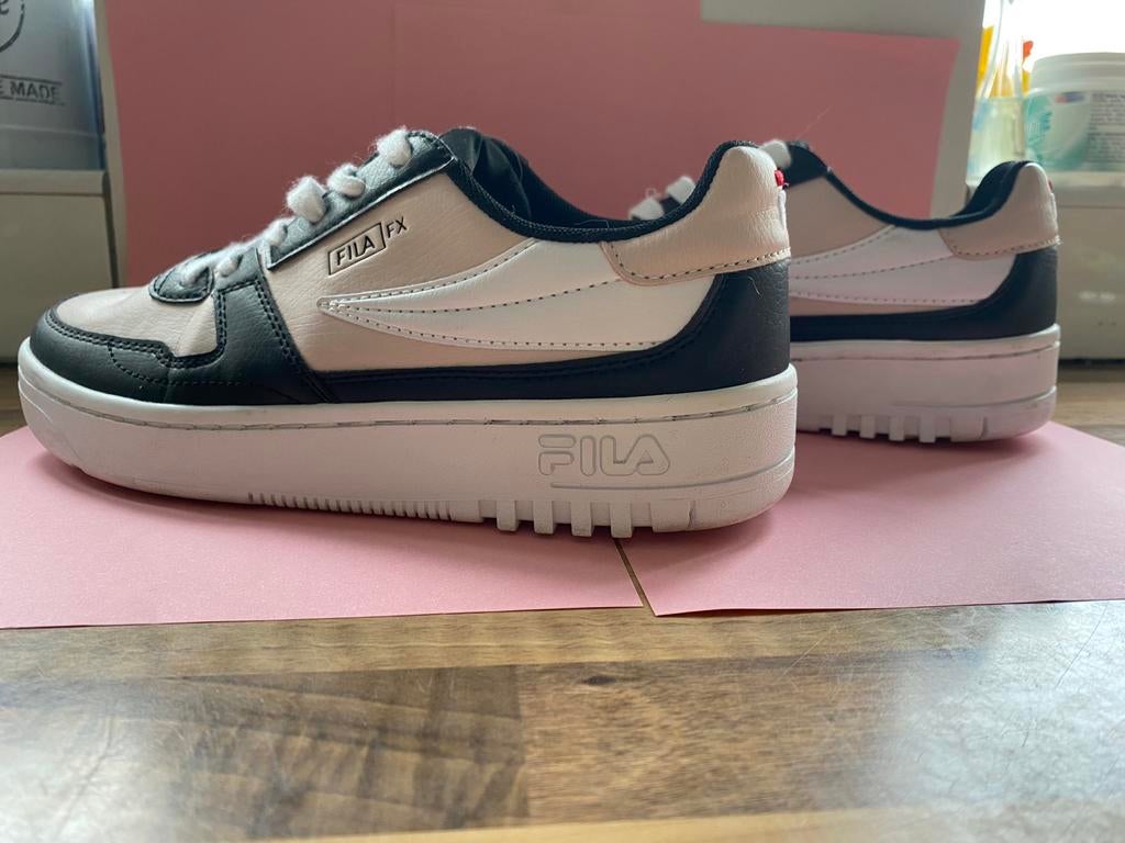 Fila schoenen, Kleding | Dames, Schoenen, Overige kleuren, Ophalen of Verzenden, Sneakers of Gympen, Zo goed als nieuw