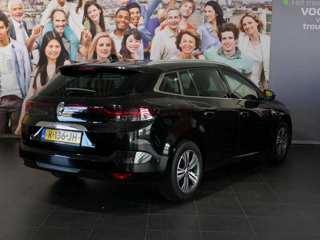 Renault Mégane Estate 1.3 TCe Intens - Dealer onderhouden!, 4 cilinders, Leder en Stof, Zwart, Handgeschakeld