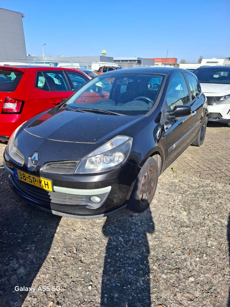 Renault Clio 1.4 16V 72KW 3-DRS E4 2006 Zwart, Auto's, Renault, Voorwielaandrijving, 4 cilinders, 1200 kg, Handgeschakeld