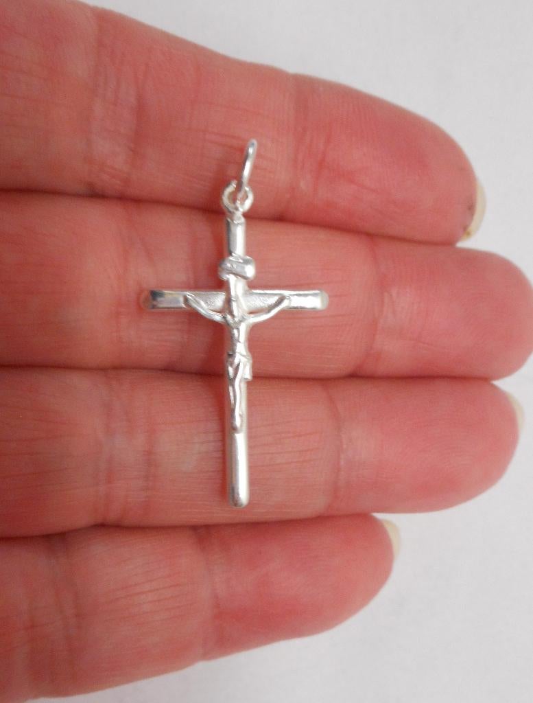 Zilveren kruis hanger met jezus nr.1155