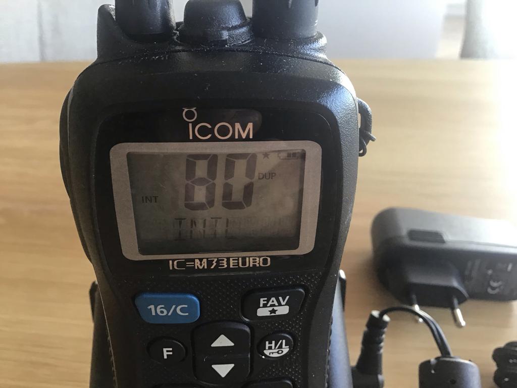 Icom M73 euro Marifoon - Zo goed als nieuw, Ophalen of Verzenden, Zo goed als nieuw, Portofoon of Walkie-talkie