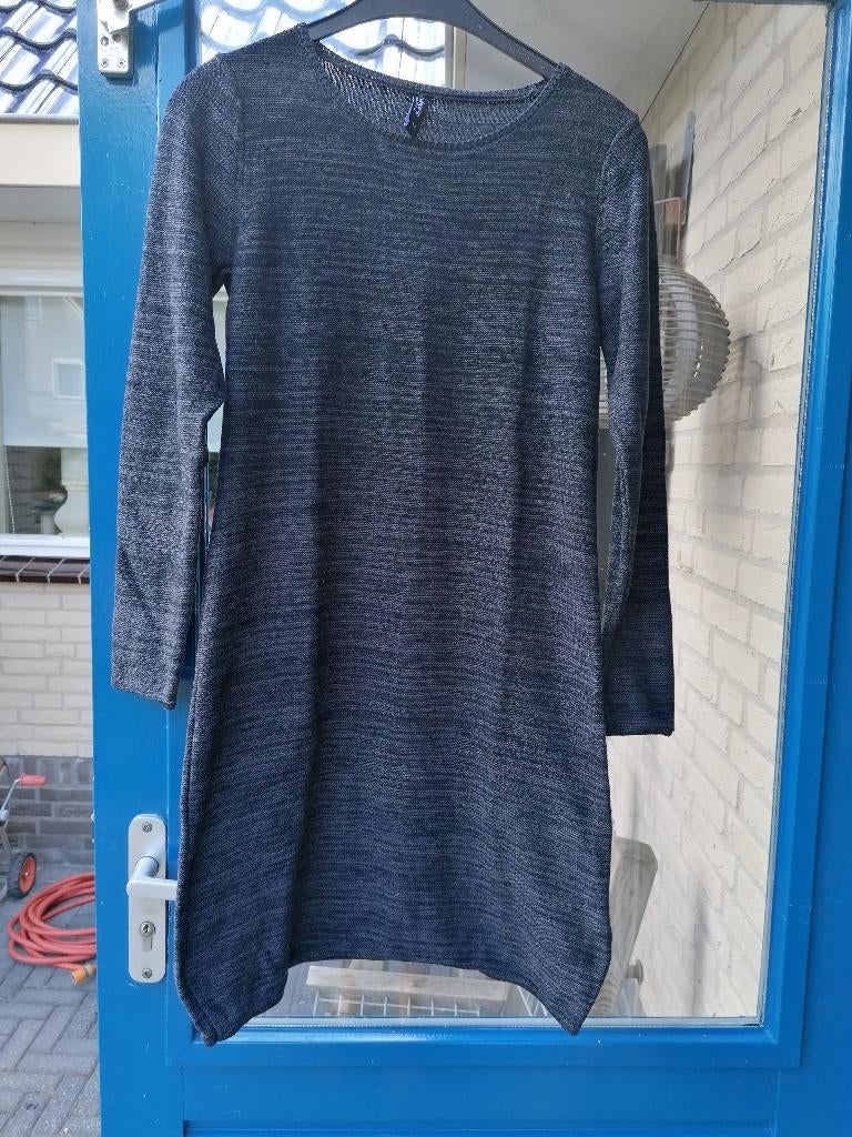 Jurk met een zilverdraad, Maat 38/40 (M), Zwart, Ophalen of Verzenden, Zo goed als nieuw