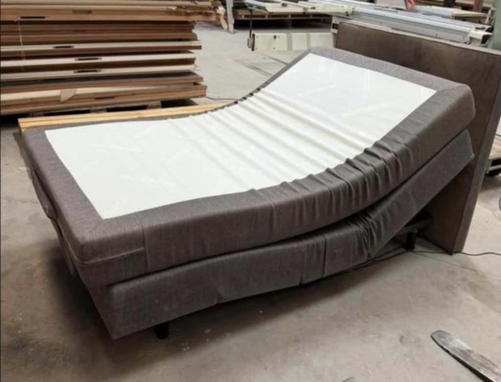 bezorging is mogelijk 120x200 inzgs elektrisch boxspring, Ophalen of Verzenden, Zo goed als nieuw, Twijfelaar, 120 cm