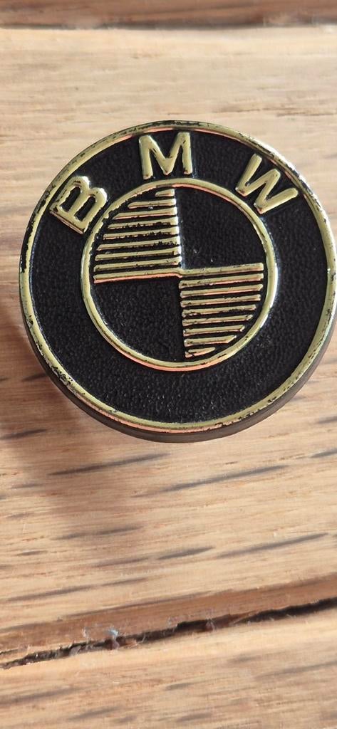 Broches logo BMW zwart goud, Ophalen of Verzenden, Zo goed als nieuw, Zwart, Overige materialen