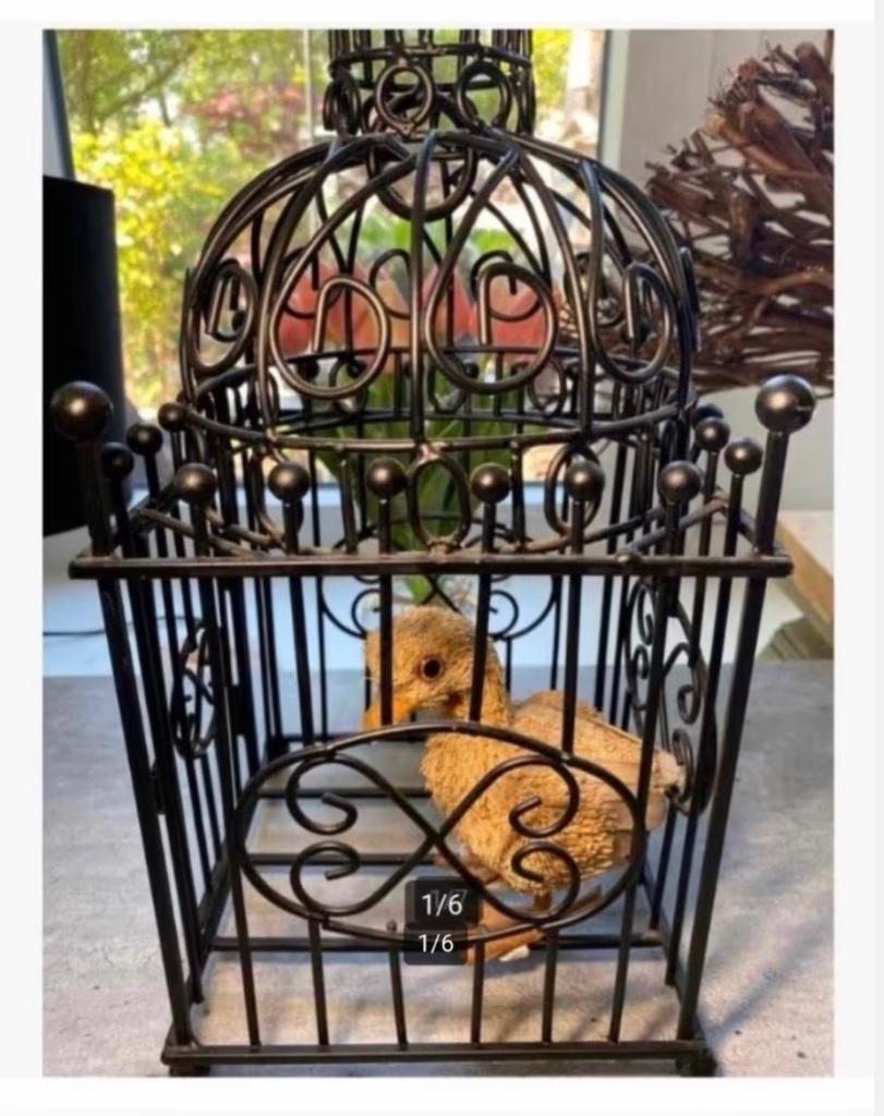 Schattig paas kuiken in metalen antieke vogelkooi 39 cm, Ophalen of Verzenden