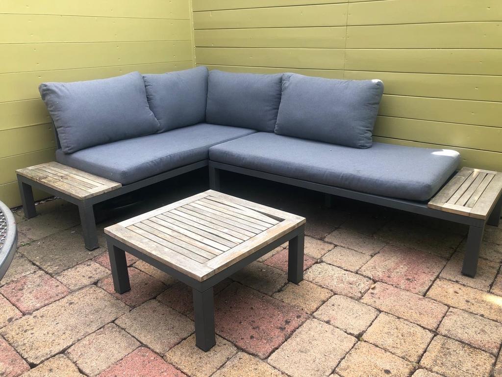 Loungeset met gratis tafel - Hout, 3 jaar oud, Tuin en Terras, Ophalen, 4 zitplaatsen, Gebruikt, Loungeset