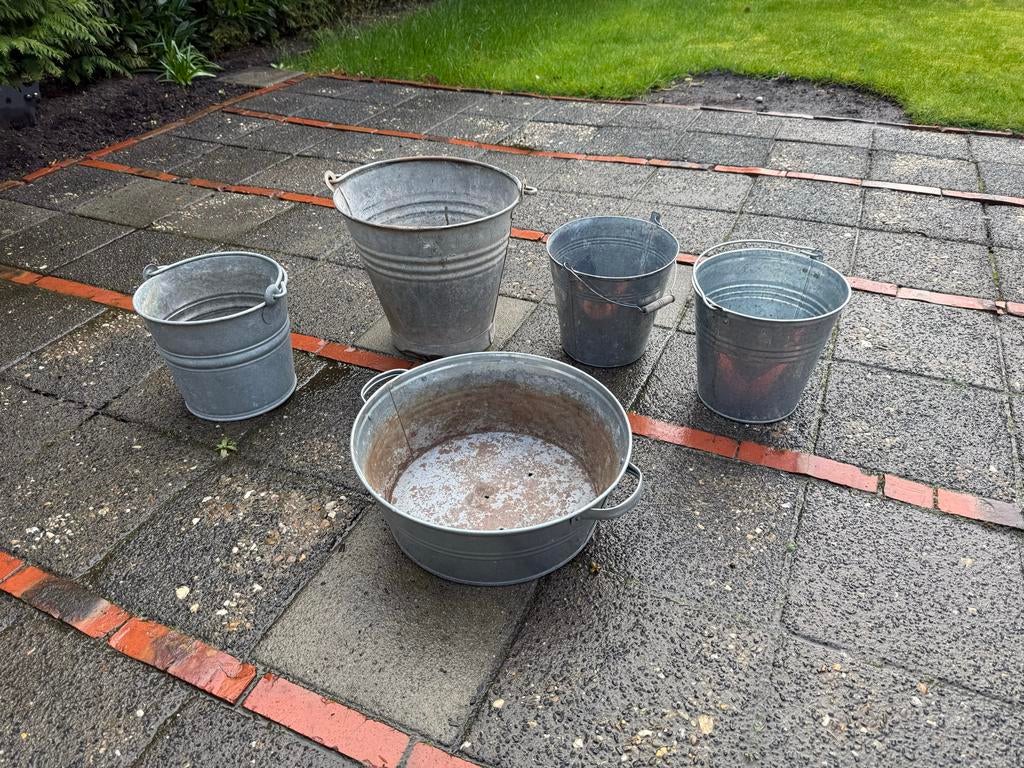 Assortiment zinken emmers en bloembakken, Ophalen, Gebruikt, Zink, Met handgreep
