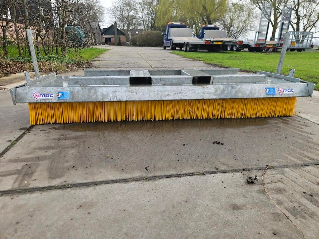 Blokbezem Qmac jonggebruikt, Ophalen, Gebruikt