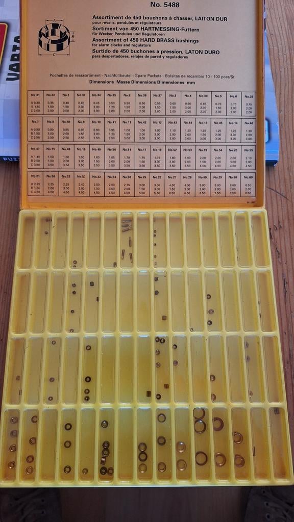 Bergeon busjes in doos klokkenmaker verbussen., Verzenden