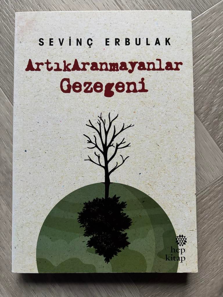 Artık Aranmayanlar Gezegeni - Sevinç Erbulak, Ophalen of Verzenden, Zo goed als nieuw, Wereld overig