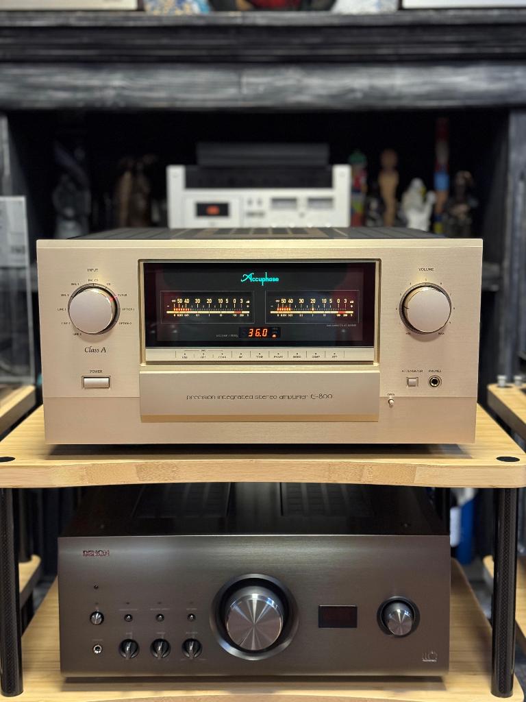 Accuphase E-800, Audio, Tv en Foto, Versterkers en Receivers, Overige merken, Gebruikt, Ophalen of Verzenden, 120 watt of meer