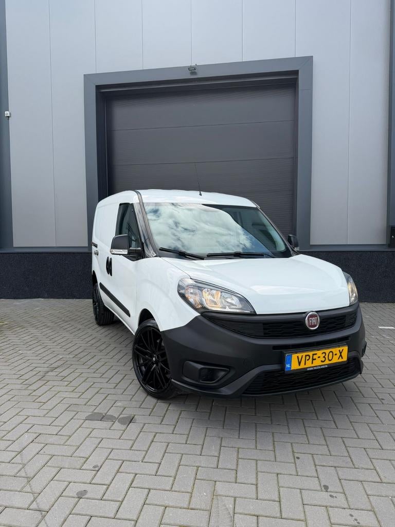 Fiat Doblo Cargo 1.6 Multijet Euro 6, Voorwielaandrijving, Apple Carplay, Stof, 4 cilinders