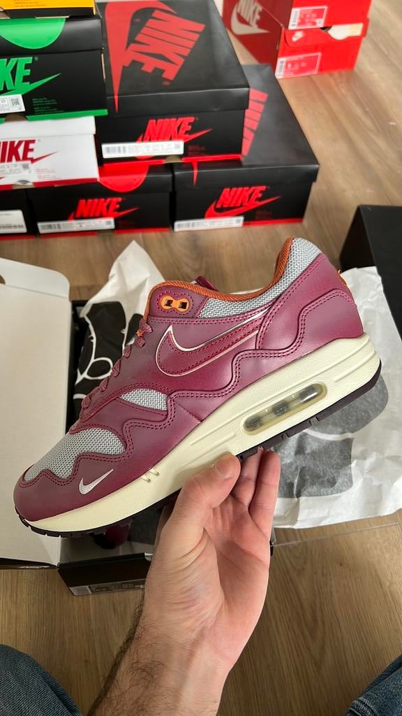 Nike Air Max 1 x Patta US9/42.5eu, Ophalen of Verzenden, Nieuw, Overige kleuren