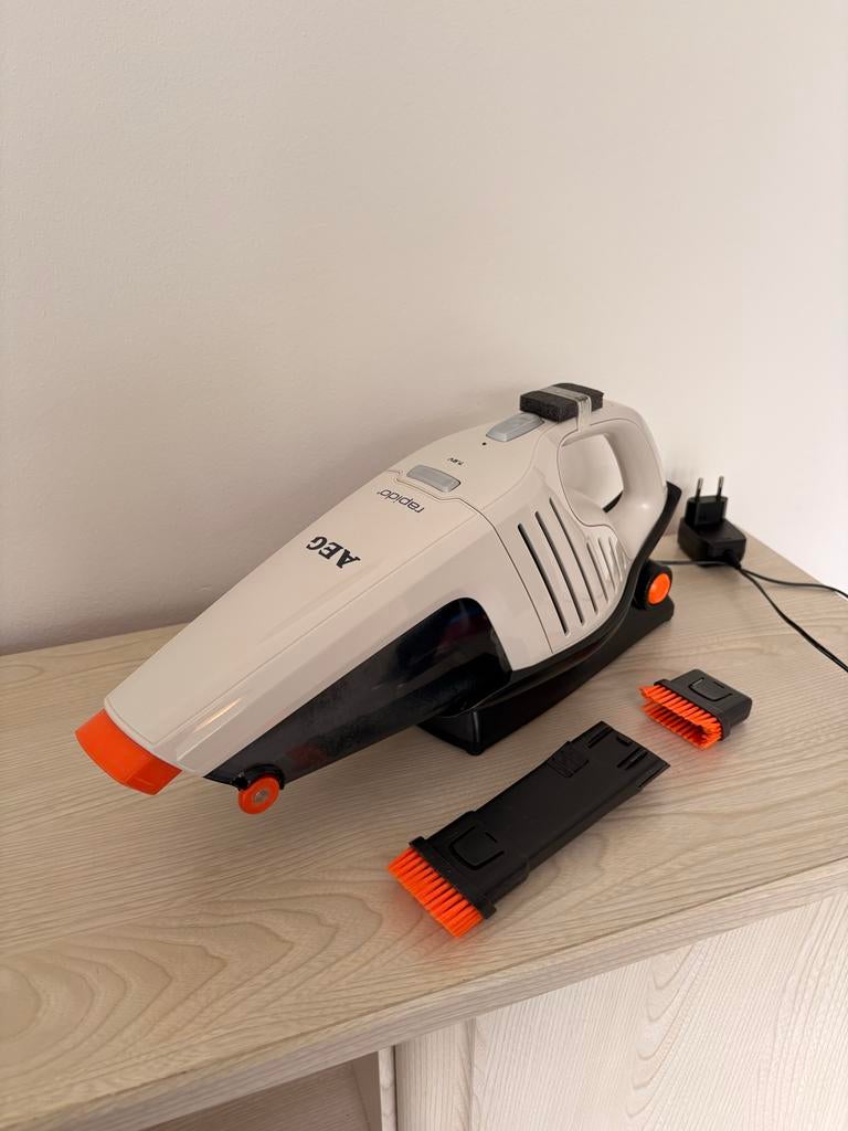 AEG Kruimeldief, Witgoed en Apparatuur, Ophalen of Verzenden, Zo goed als nieuw, Reservoir, Kruimeldief