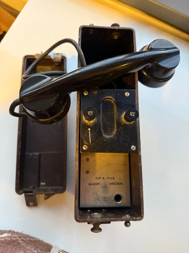 WW2 Ericsson Militair Veldtelefoon - Zweeds Origineel, Verzamelen, Ophalen of Verzenden, Landmacht, Overige gebieden, Overige typen