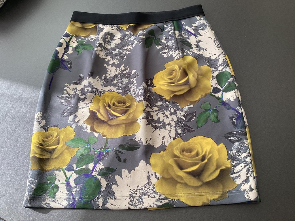 Rok, Ophalen of Verzenden, Zo goed als nieuw, Maat 38/40 (M), Onder de knie