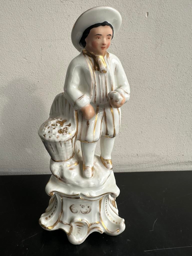 Antiek porselein beeldje Jonkheer 18.5 cm, Ophalen of Verzenden, Gebruikt, Mens