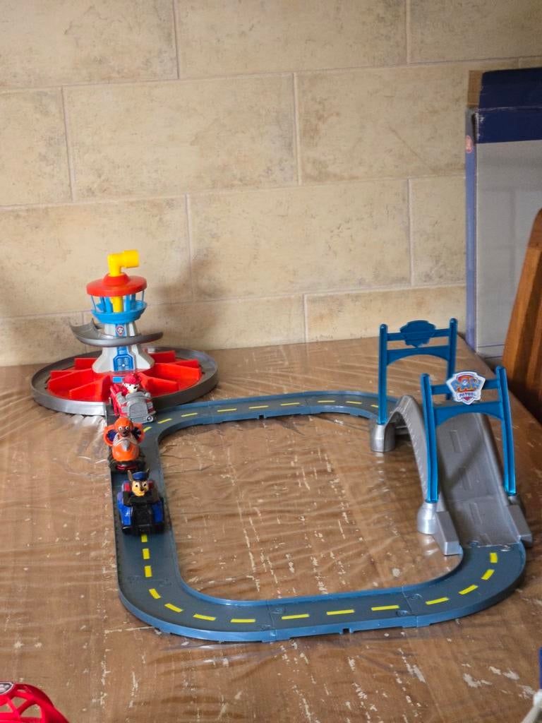 Paw Patrol Baan met Uitkijktoren en Voertuigen, Ophalen of Verzenden, Gebruikt, Jongen of Meisje