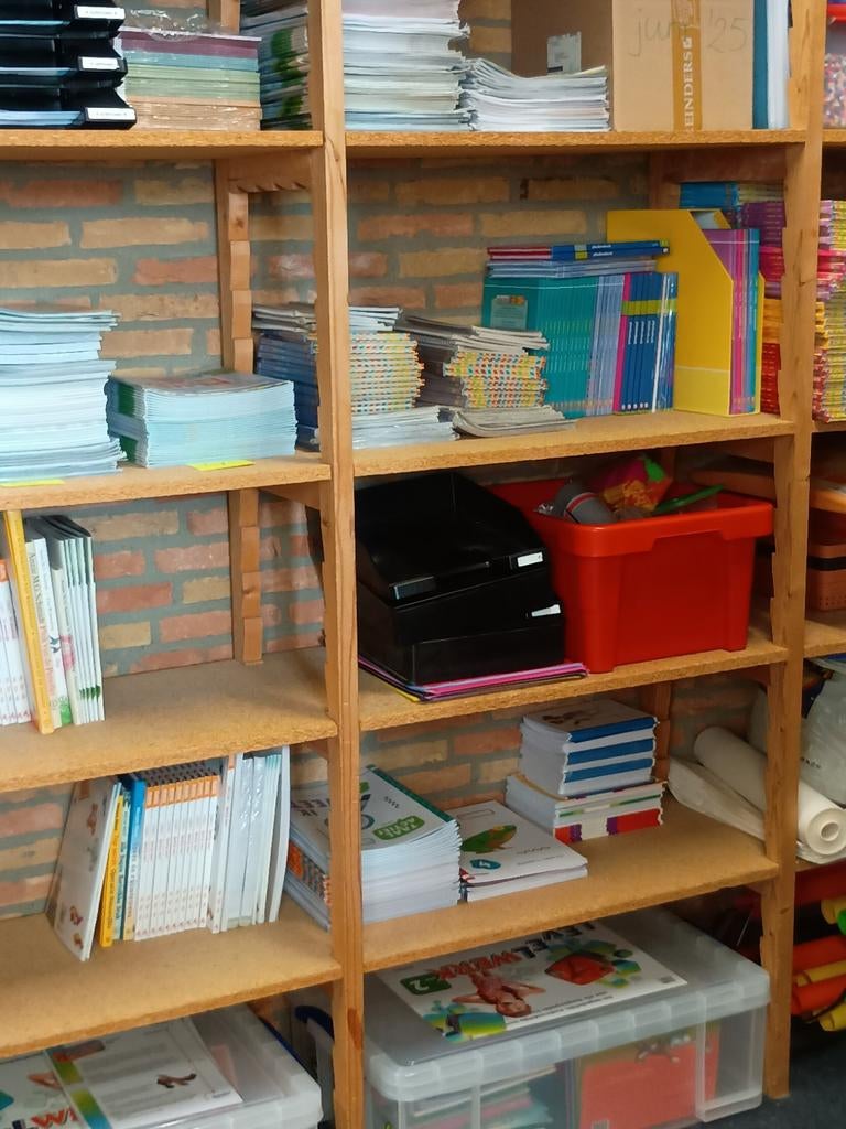 Diverse Houten stelling kasten, Ophalen