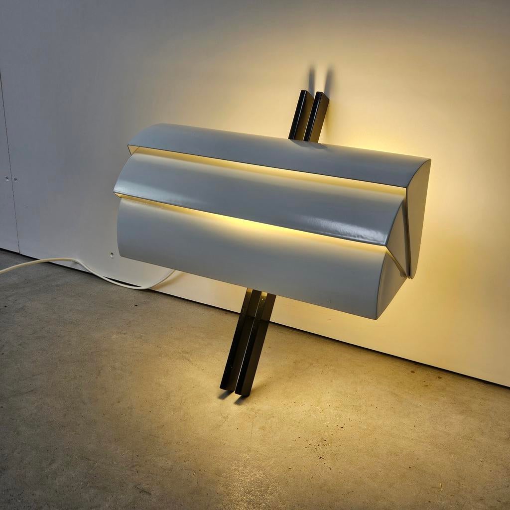 Vintage Italiaanse wandlamp lamellen Artemide, Ophalen of Verzenden, Gebruikt, Metaal, Vintage