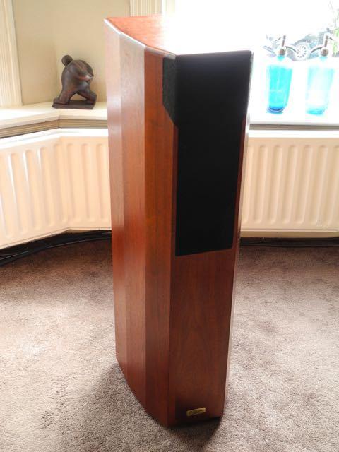 GEZOCHT: Elipson Futura, Zo goed als nieuw, 120 watt of meer, Front, Rear of Stereo speakers, Ophalen