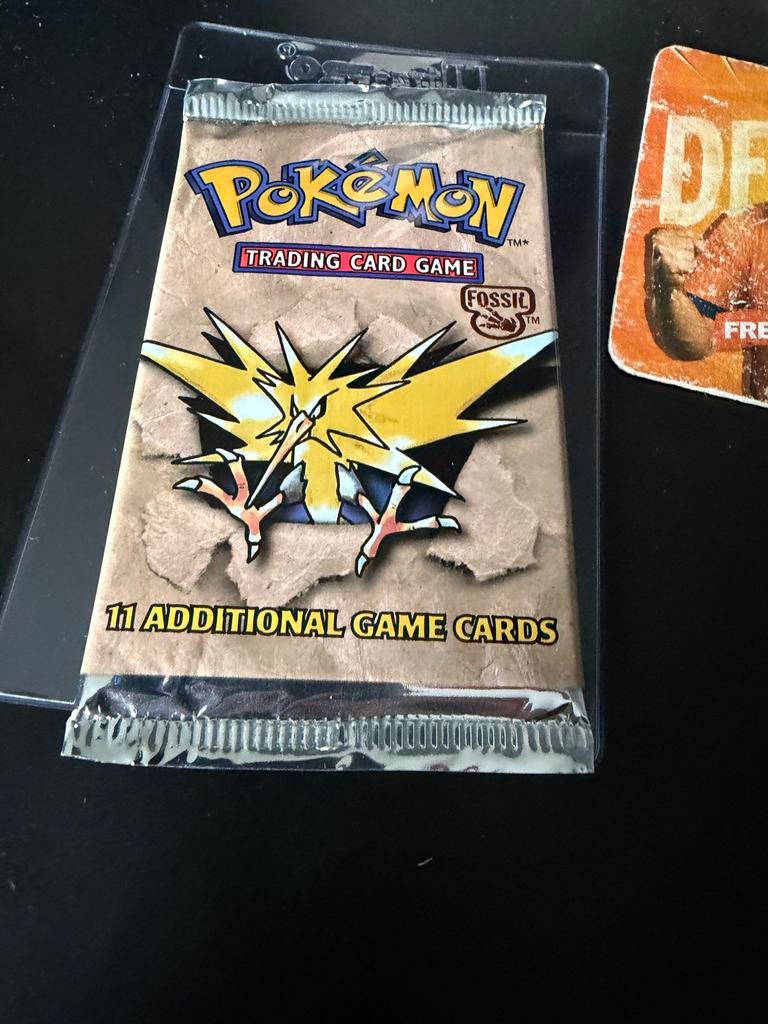 Pokémon Fossil Booster Pack Unlimited(Sealed) — Vintage WOTC, Hobby en Vrije tijd, Verzamelkaartspellen | Pokémon, Ophalen of Verzenden
