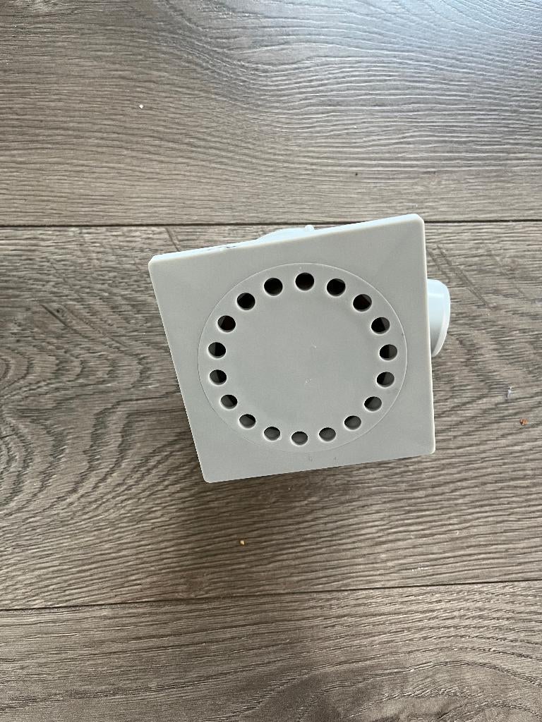 Nieuw afvoerput / vloerput 10 cm x 10 cm, Doe-het-zelf en Verbouw, Buizen en Afvoer, Ophalen, Afvoer, Pvc, Nieuw