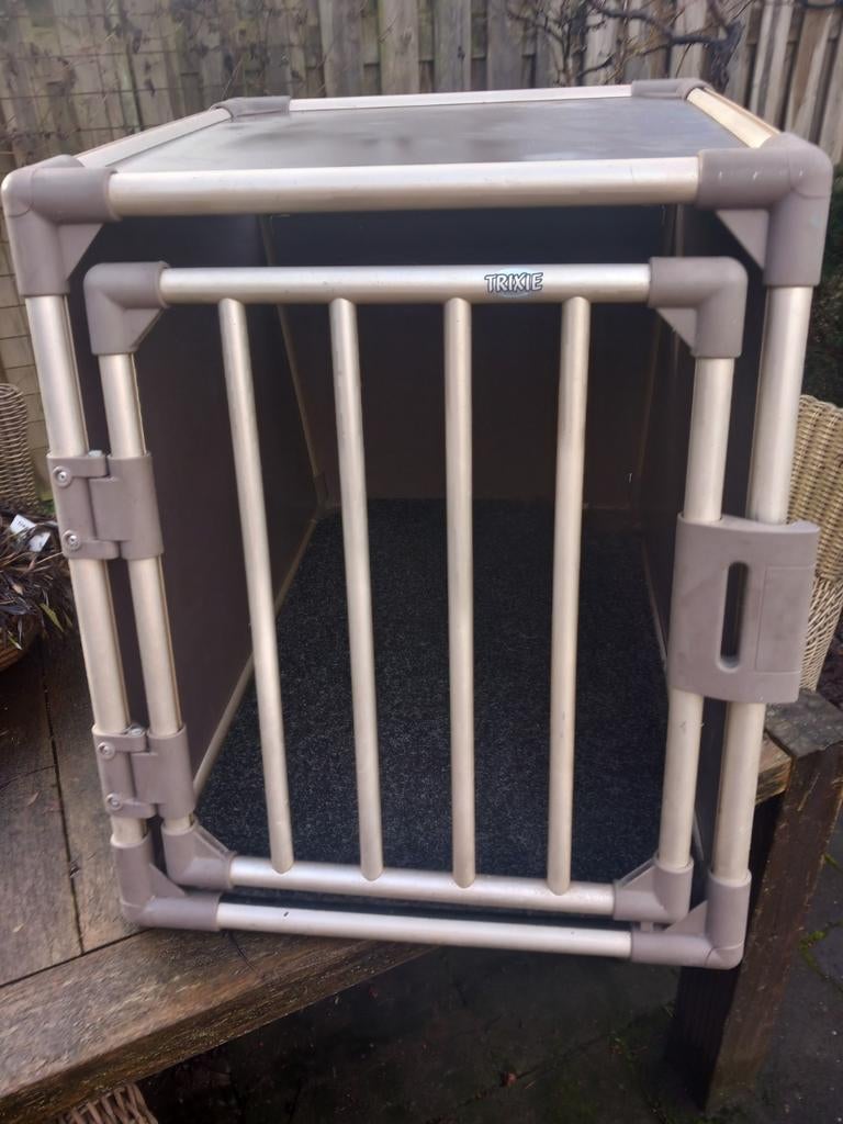 Degelijke aluminium Trixi hondenbench, Dieren en Toebehoren, Hondenhokken, Ophalen, Zo goed als nieuw, 75 tot 110 cm, Minder dan 65 cm