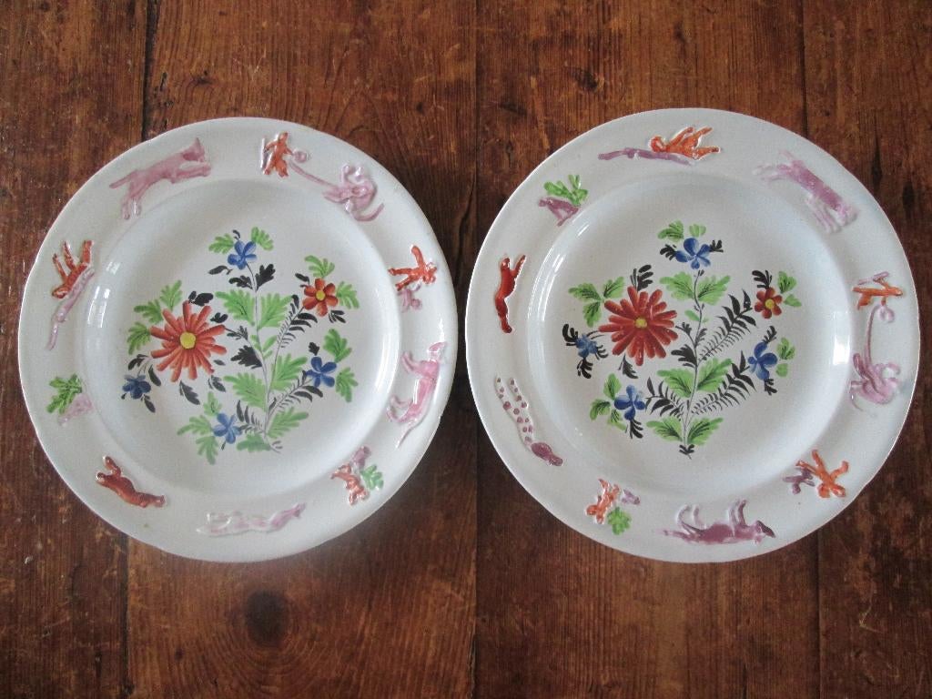 Engels kinderbordje 1820 hond aap windhond vos kat circus, Ophalen