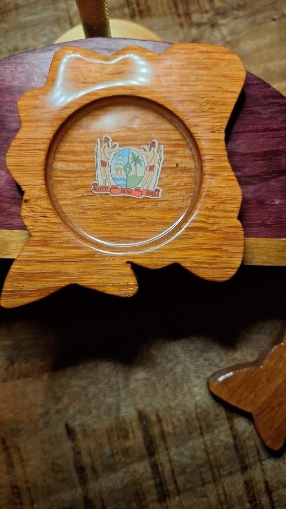 handgesneden houten (gele kabbes) onderzetters uit suriname, Ophalen