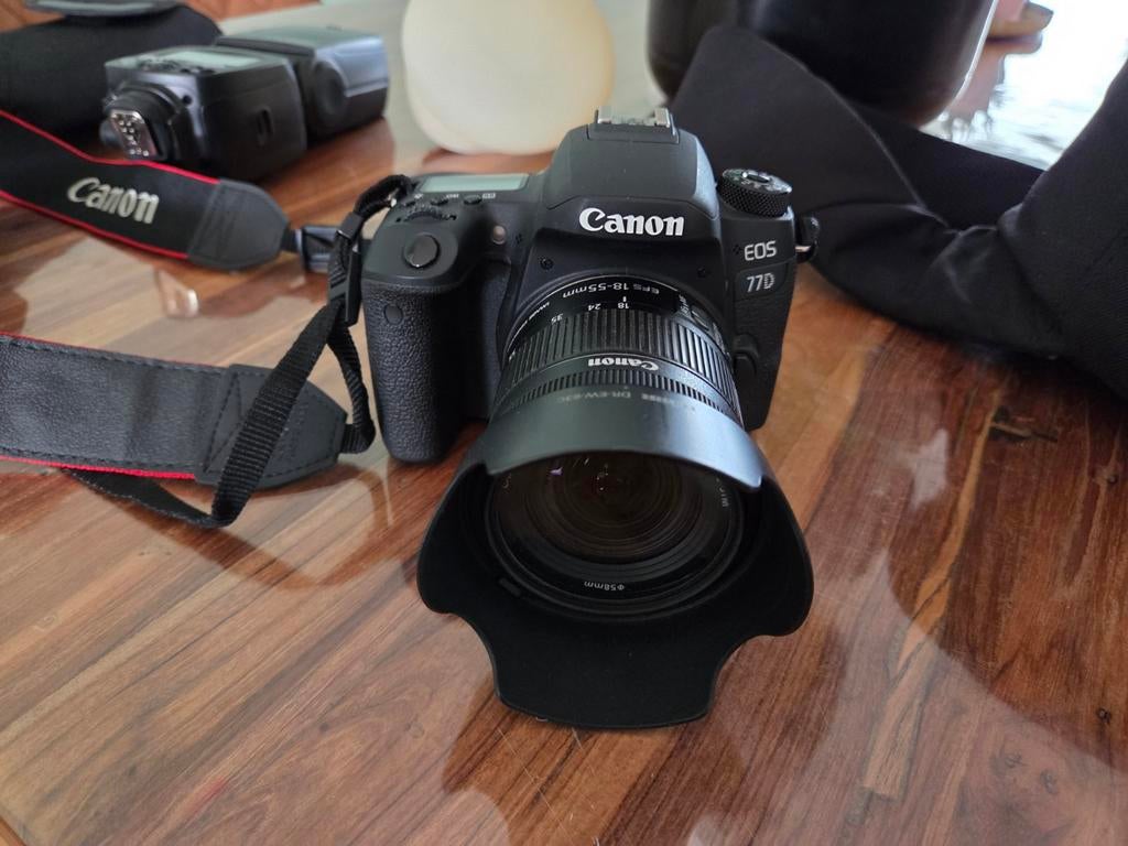 Canon EOS 77D Complete Set - Zo Goed Als Nieuw, Spiegelreflex, Canon, Ophalen of Verzenden, Zo goed als nieuw