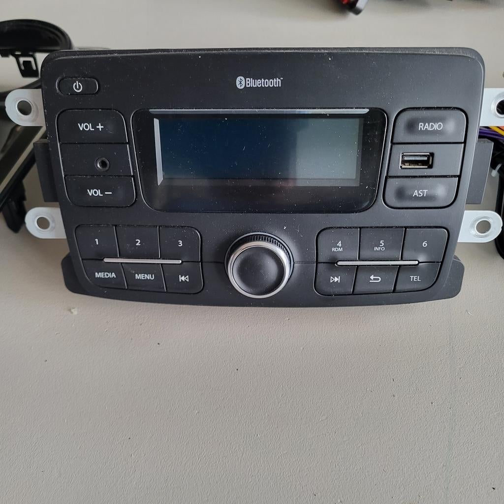 Dacia Dokker Radio Compleet met Scherm & Kabels 2020, Auto diversen, Autoradio's, Ophalen of Verzenden, Gebruikt