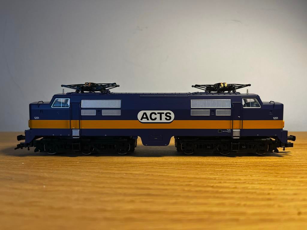 Trix NS 1200 ACTS in nieuwstaat, Hobby en Vrije tijd, Trix, Ophalen of Verzenden, Gelijkstroom, Locomotief