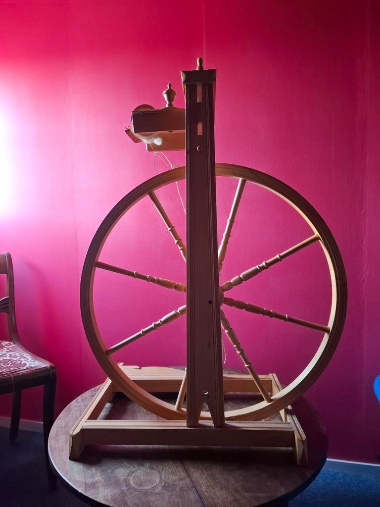 Antiek Spinnewiel - Decoratief en Functioneel, Ophalen of Verzenden, Gebruikt, Spinnewiel
