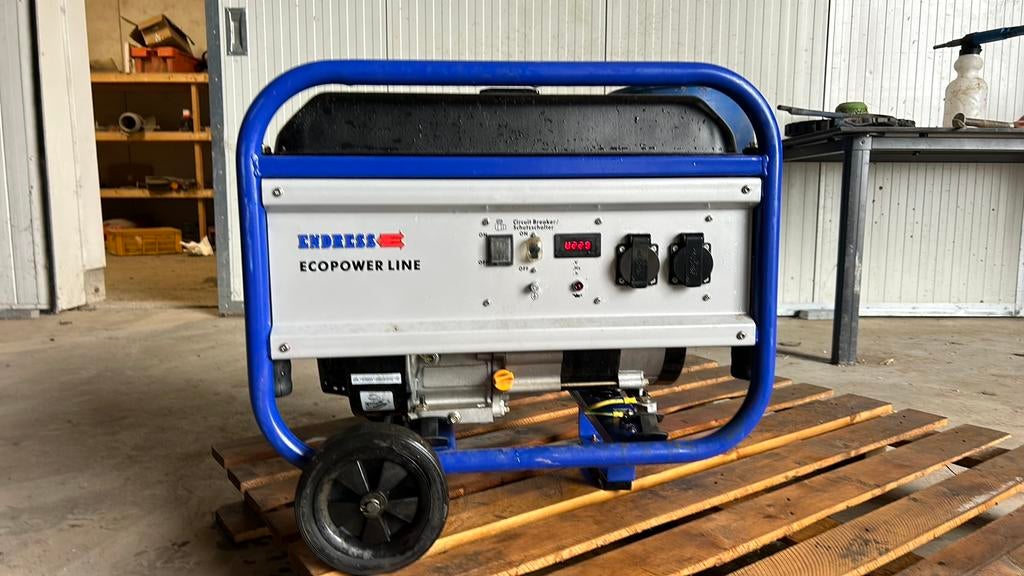 Agregaat 220, Ophalen, Zo goed als nieuw, Minder dan 5 kVA, Benzine