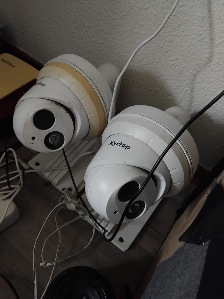 Te koop 2 Xyclop infrarood IP camera XC-MD-24F, Ophalen