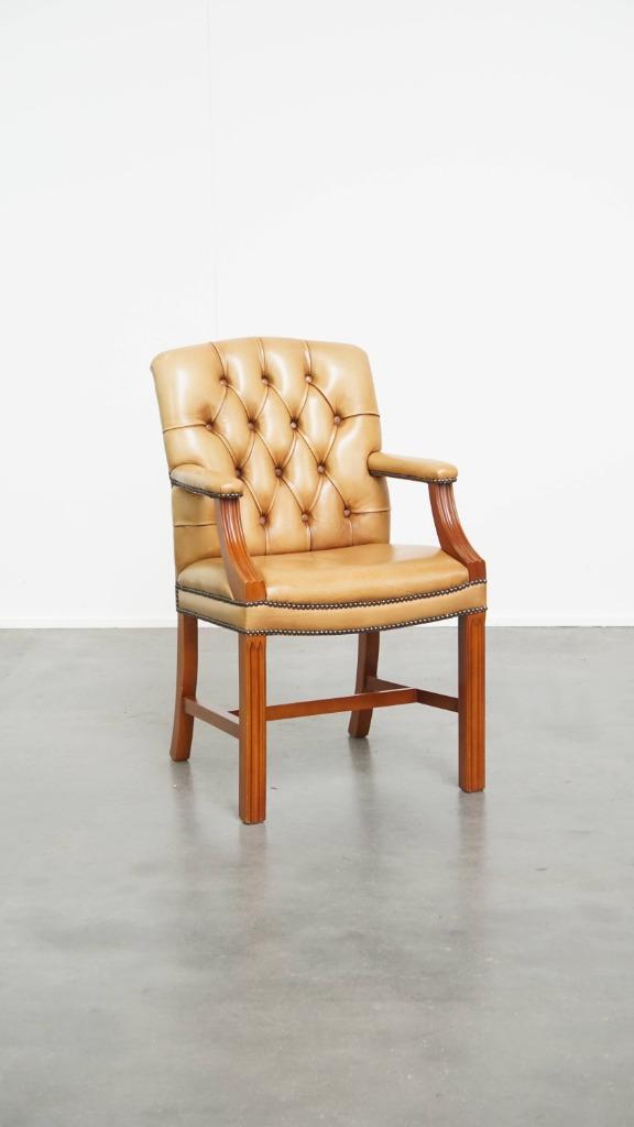 Luxe rundleren chesterfield eetkamerstoel in Engelse stijl, Ophalen, Gebruikt, Bruin, .