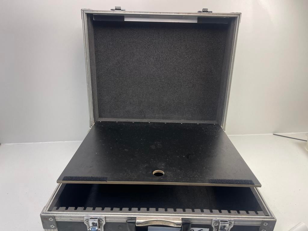 Flightcase + Vak in deksel 48x38cm 10+6cm hg Klapdeksel =36, Muziek en Instrumenten, Behuizingen en Koffers, Ophalen, Gebruikt