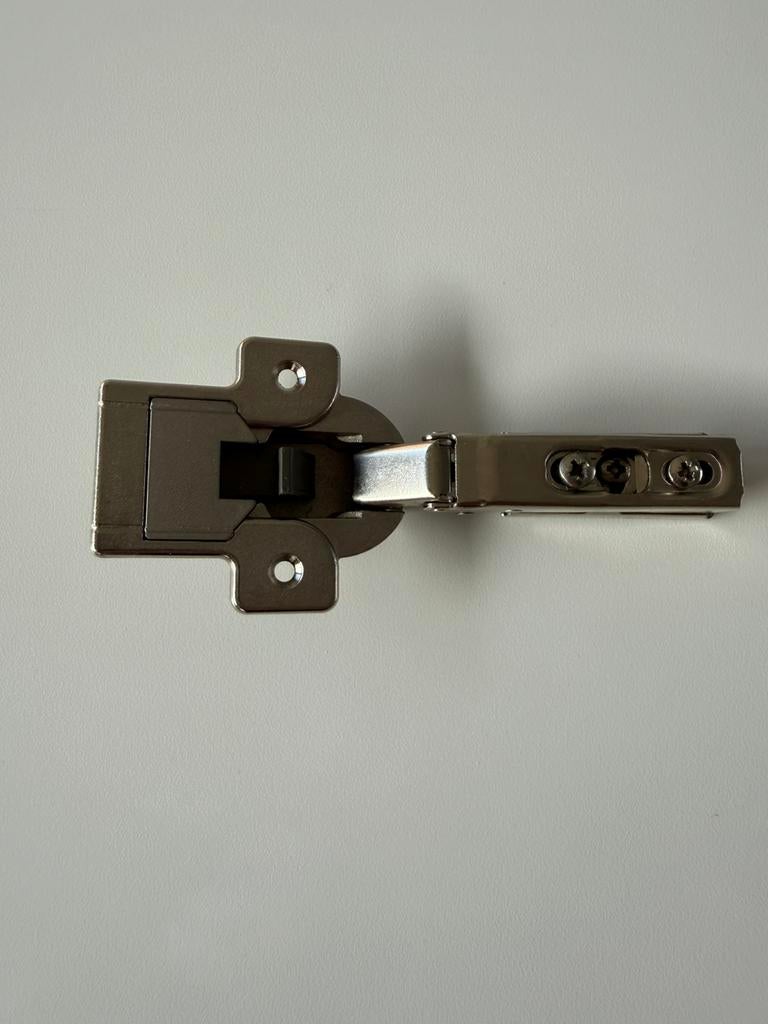 Gezocht: scharnieren vroege Bulthaup B3 keuken, Minder dan 50 cm, Overige kleuren, Ophalen of Verzenden, Zo goed als nieuw