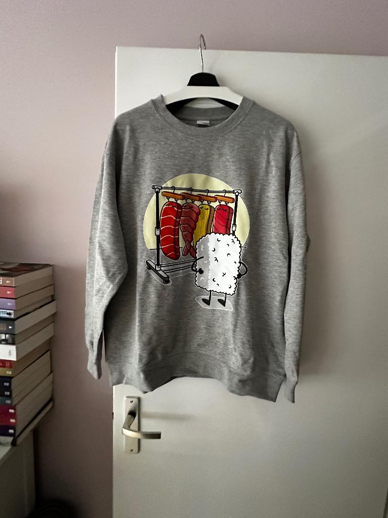 Sweater met Sushi opdruk XL, Ophalen of Verzenden, Zo goed als nieuw, Maat 56/58 (XL)